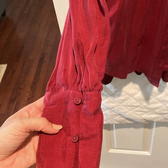 Express button down blouse - Picture 3 of 4